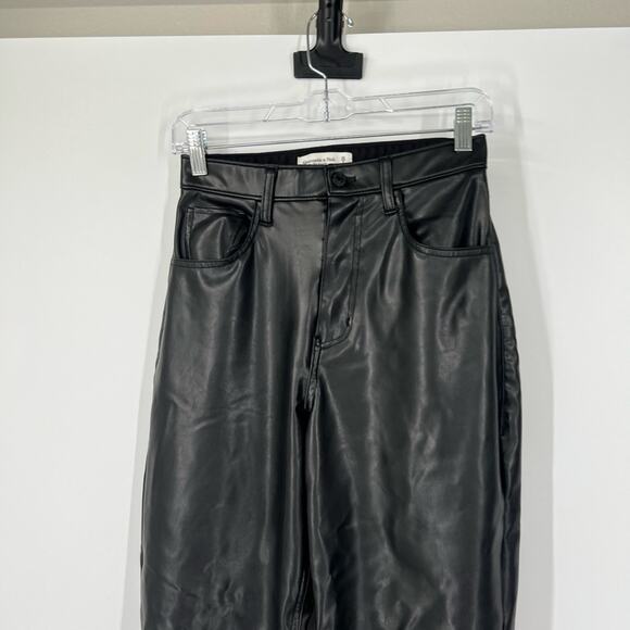 Abercrombie & Fitch Curve Love ‘90s Straight Pants Ultra High Rise Faux Leather - Picture 2 of 7